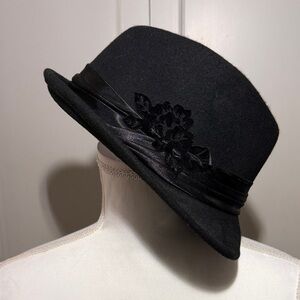Nine West Black Floral Accent Hat